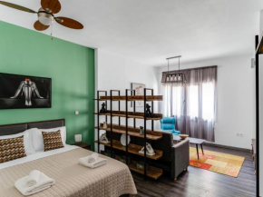 Central Hideaway near Ermou street Perfect for groups and families